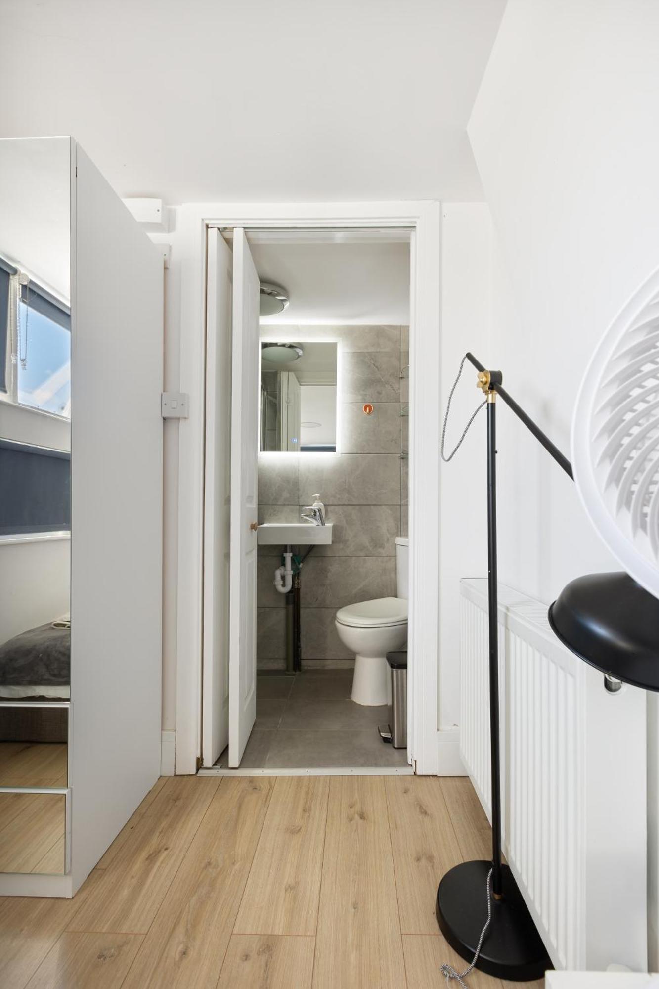 Modern Flat & Balcony In Historic West Kensington Lejlighed London Eksteriør billede