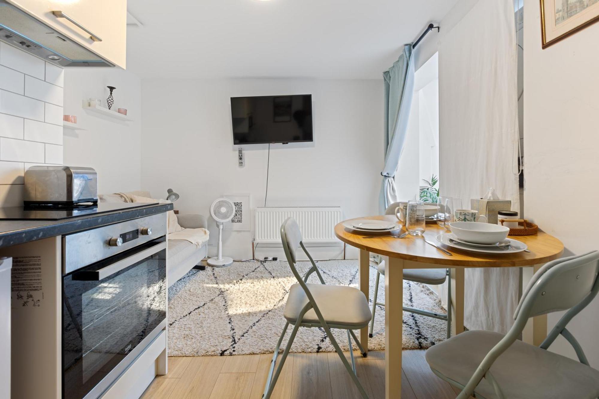 Modern Flat & Balcony In Historic West Kensington Lejlighed London Eksteriør billede