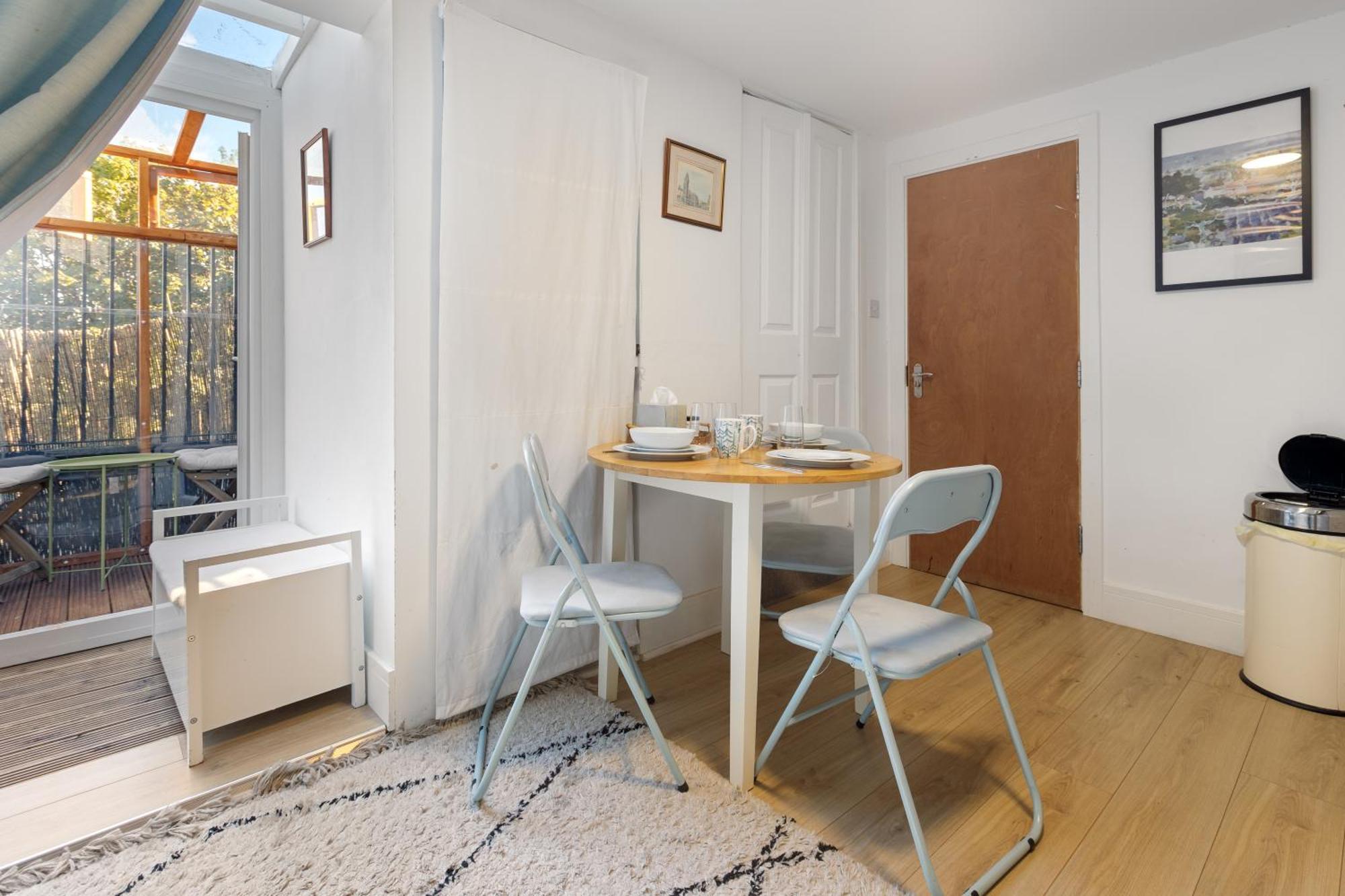 Modern Flat & Balcony In Historic West Kensington Lejlighed London Eksteriør billede